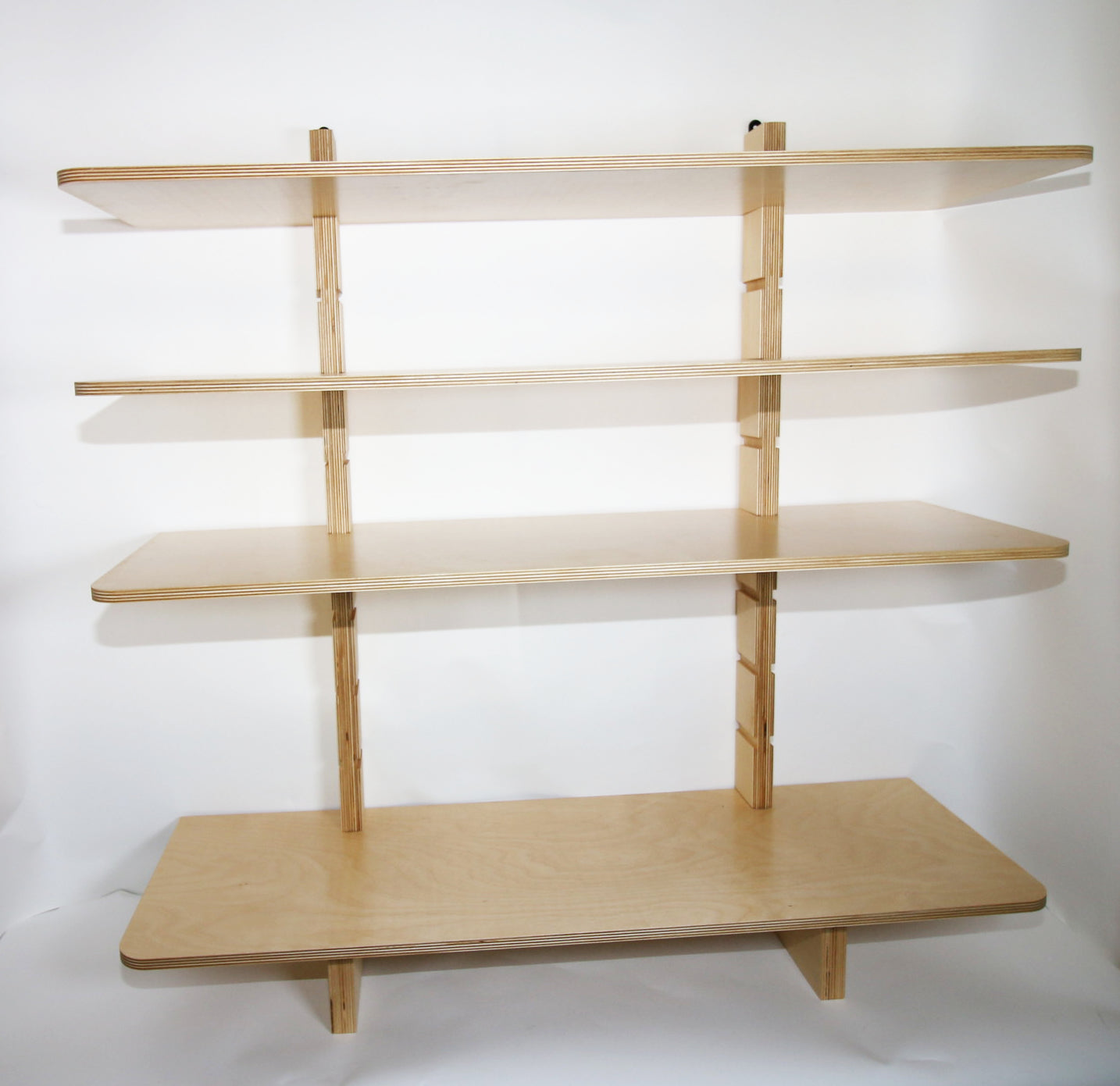 Adjustable floating shelf